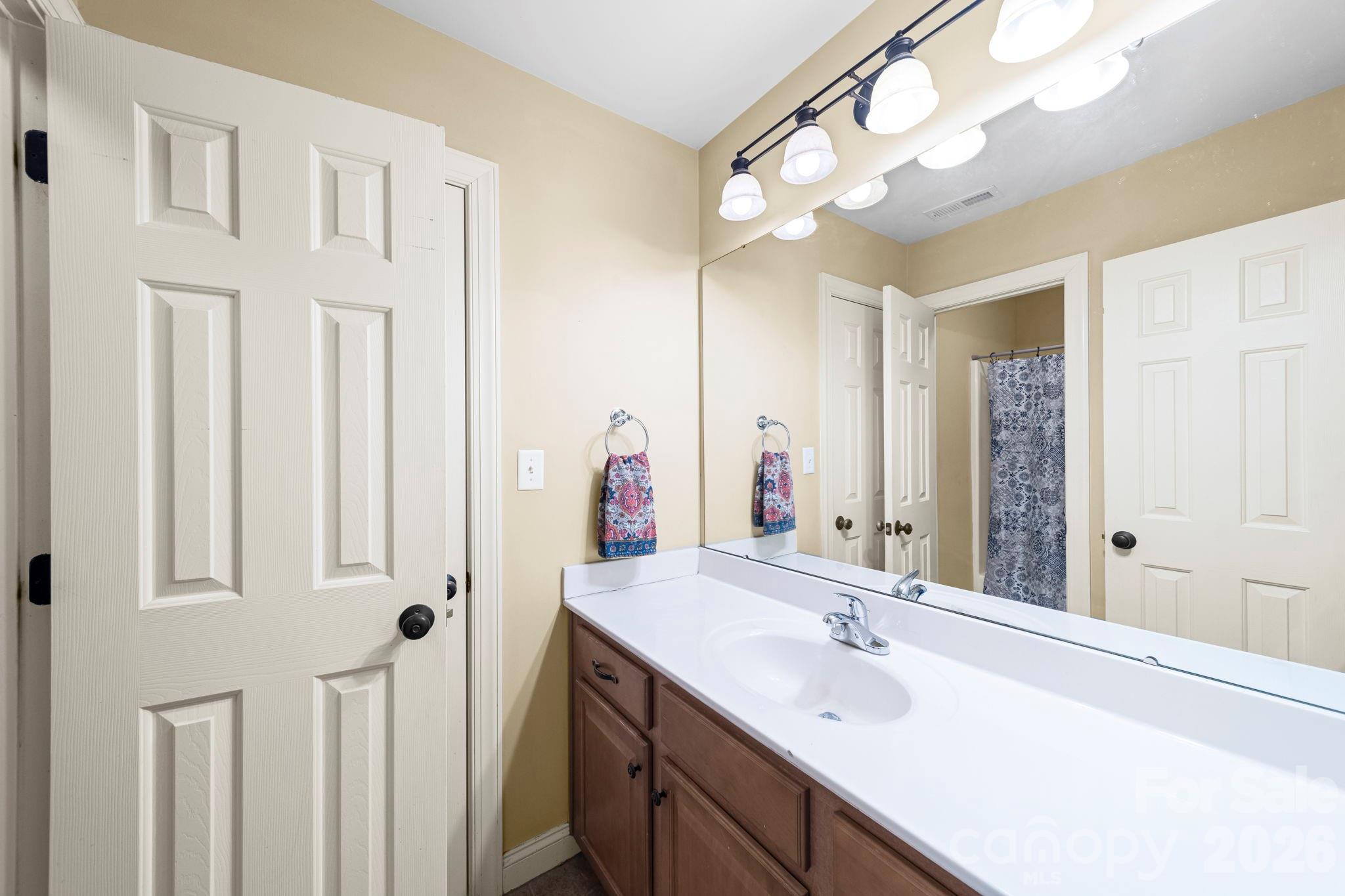 Country Manor - Residential