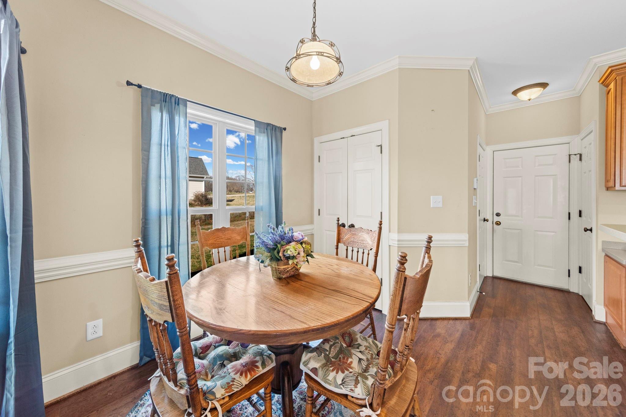 Country Manor - Residential