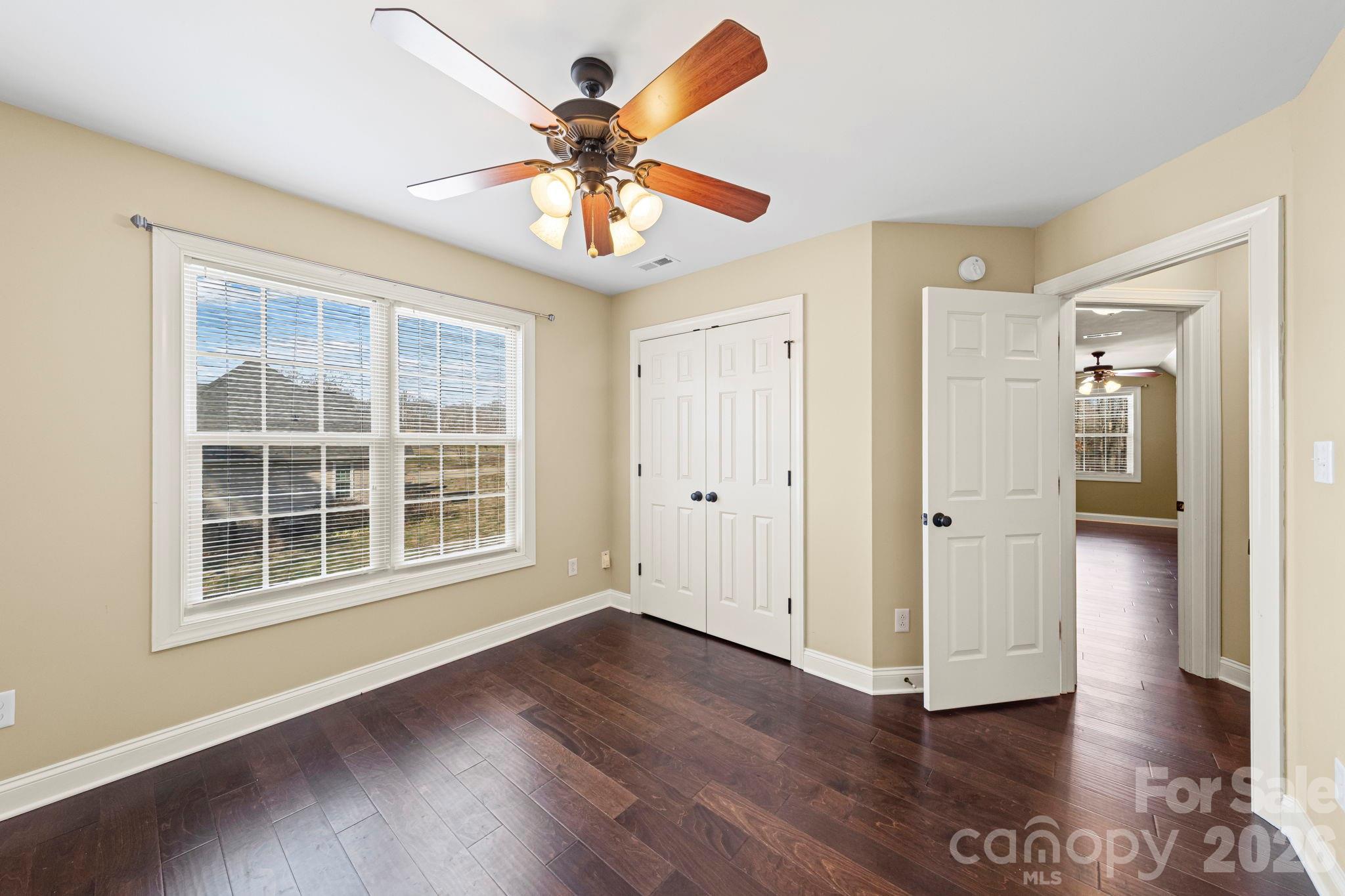 Country Manor - Residential