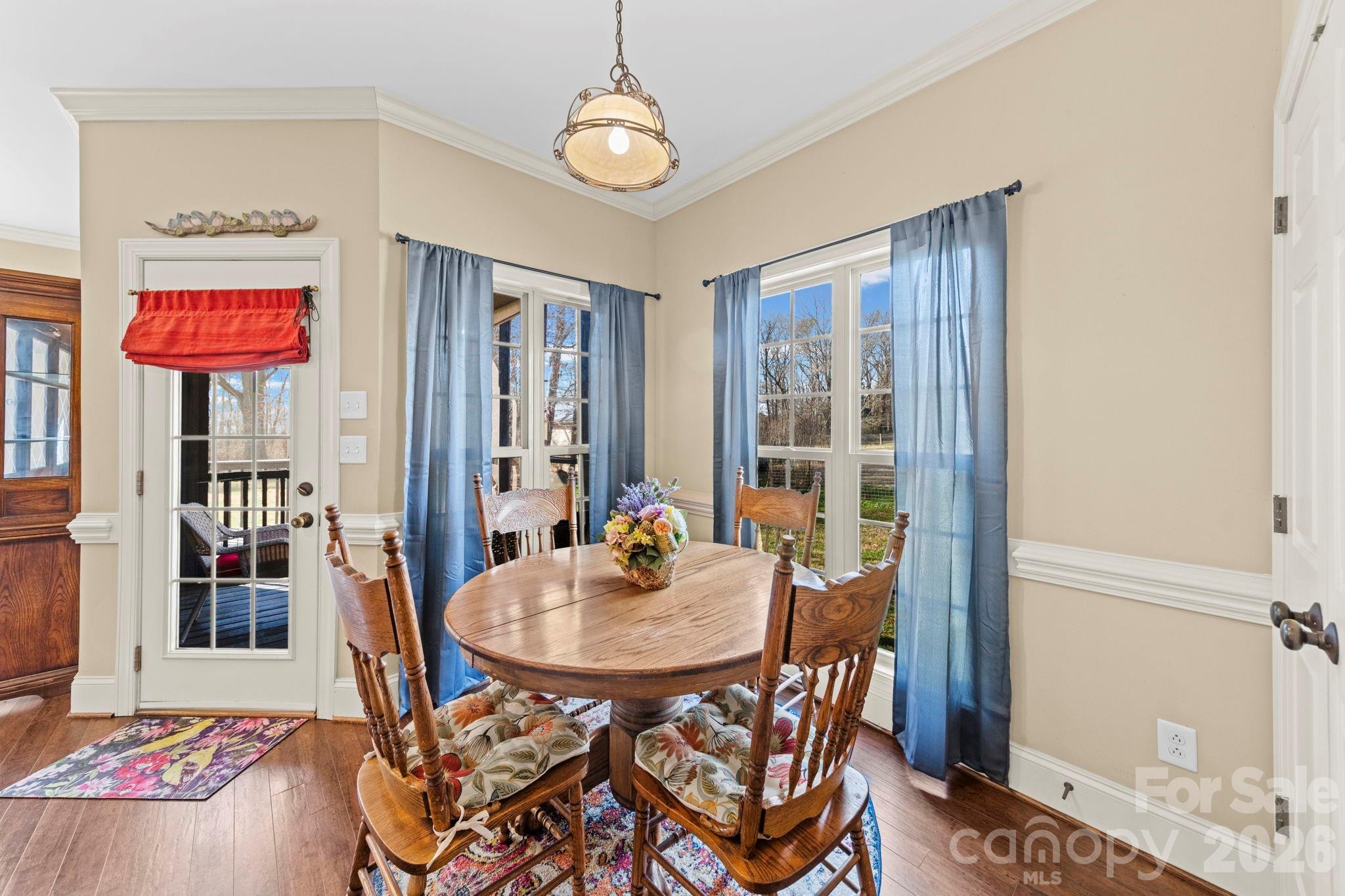 Country Manor - Residential