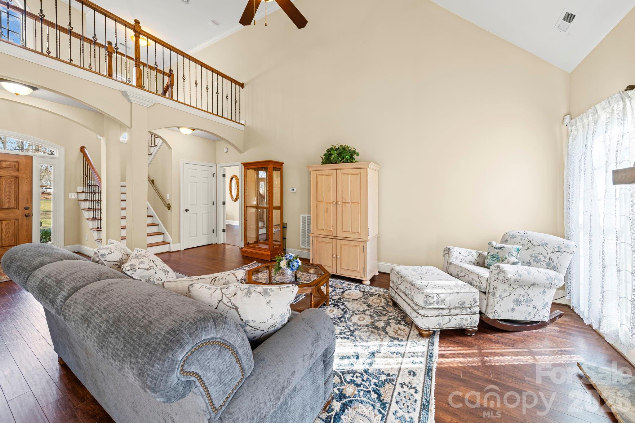 Country Manor - Residential