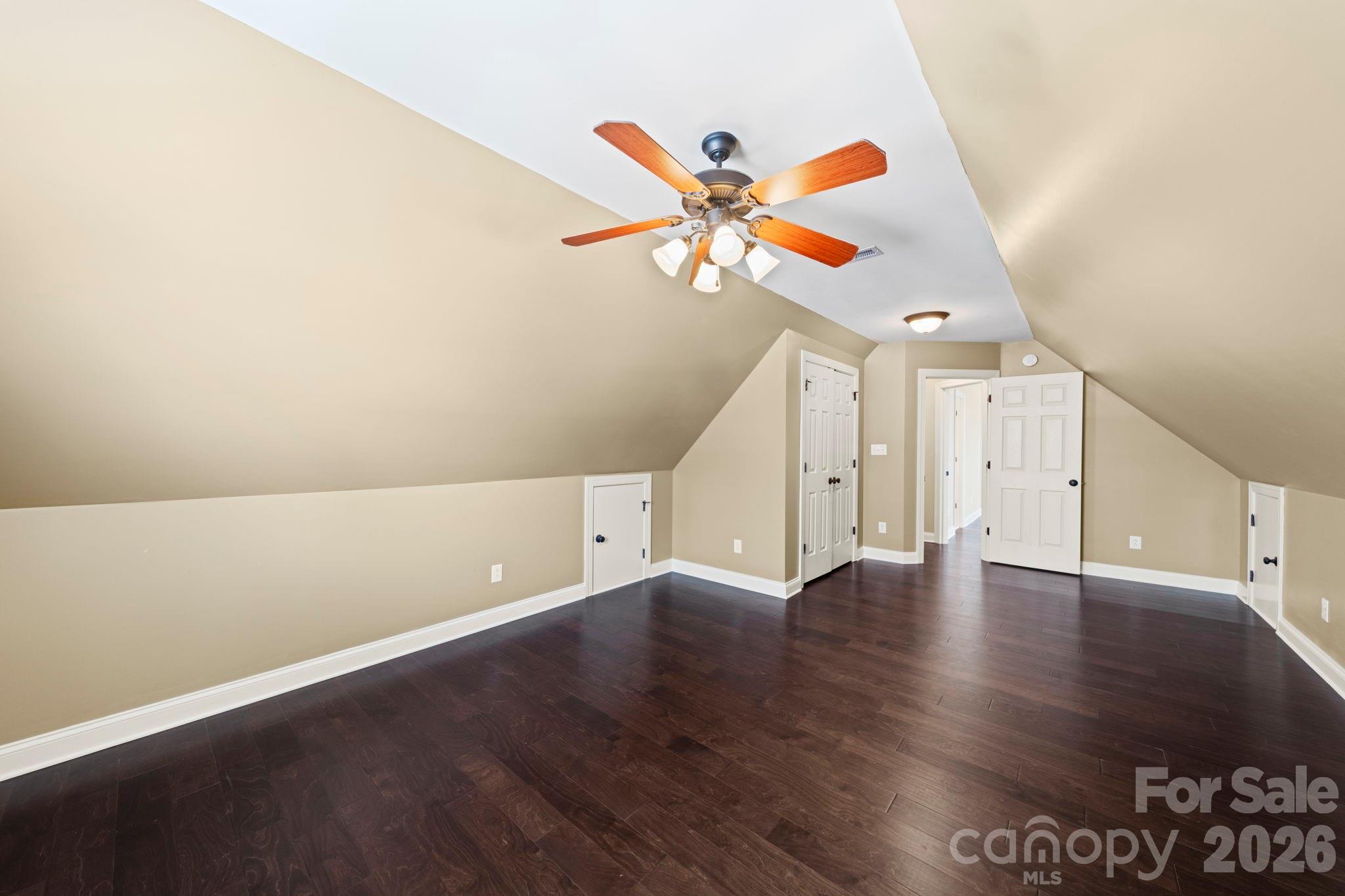 Country Manor - Residential