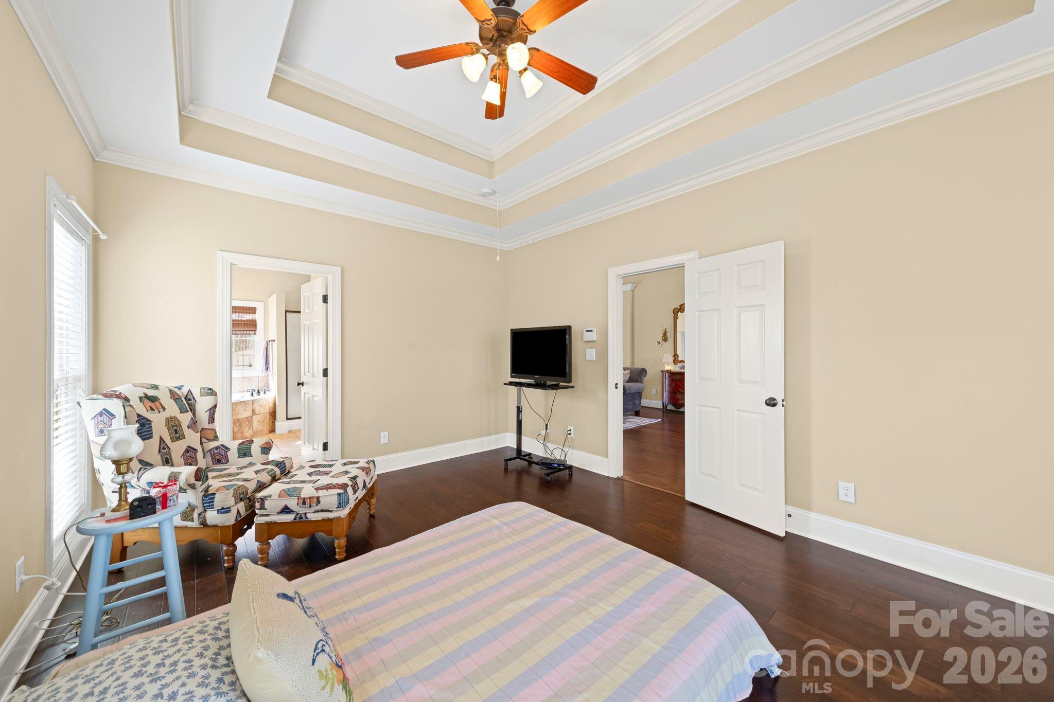 Country Manor - Residential