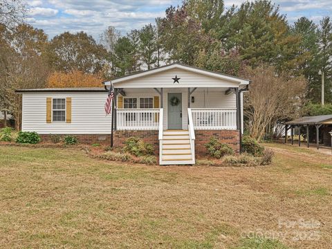 Photo of 3318 Loop Road, Lincolnton, NC 28092 (MLS # 4315840)
