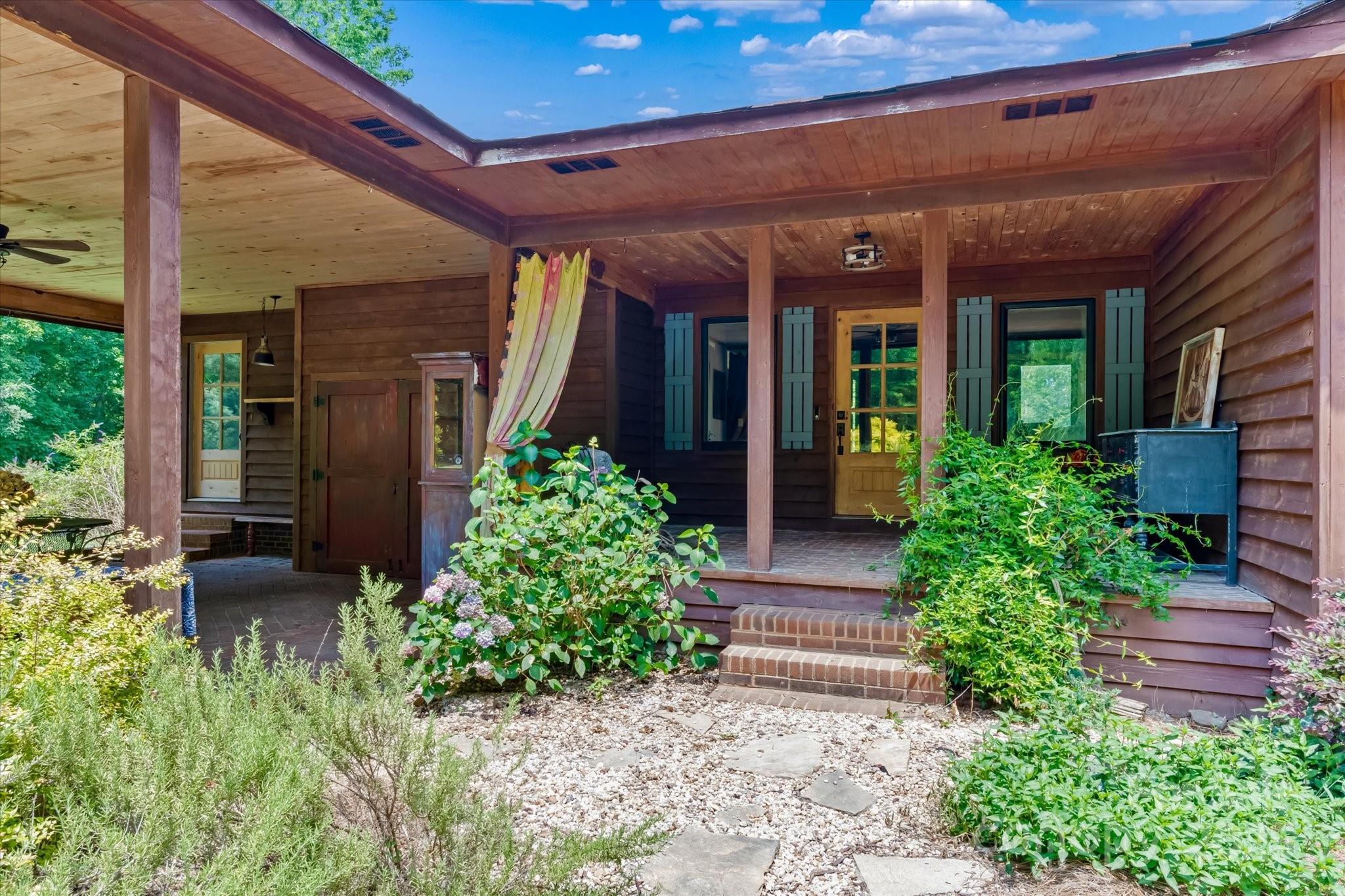 724 Teeter Road
