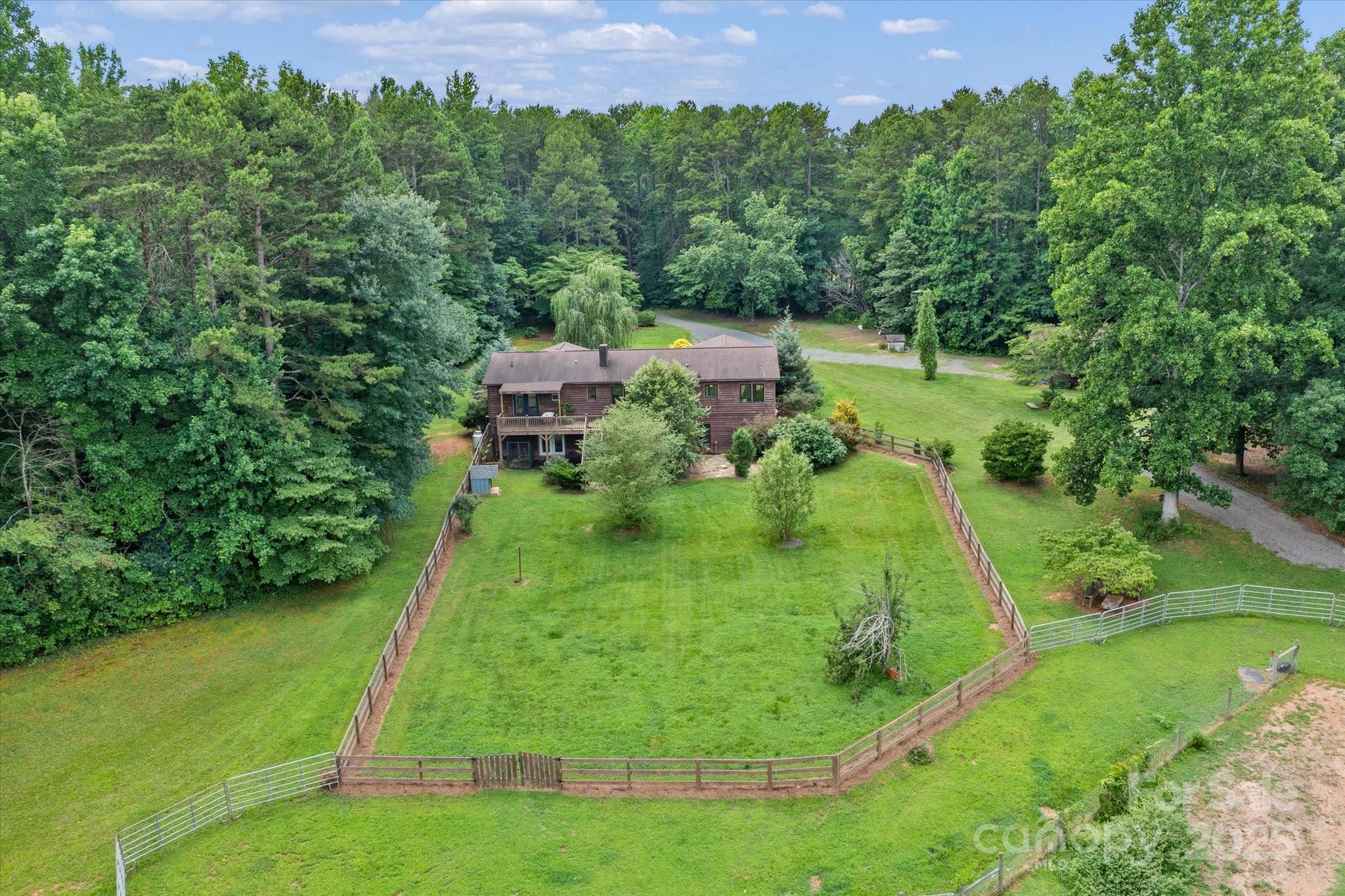 724 Teeter Road