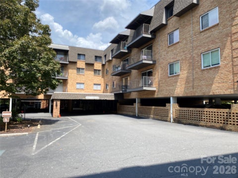 Photo of 1323 Queens Road #208, Charlotte, NC 28207 (MLS # 4417616)