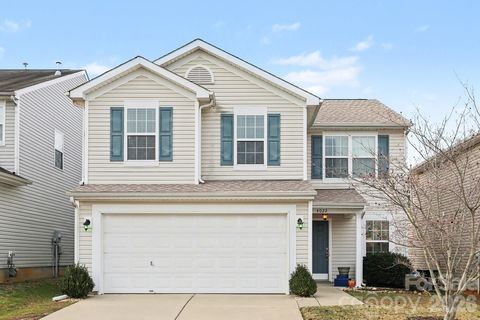 Photo of 4022 Linsbury Court, Charlotte, NC 28213 (MLS # 4342236)
