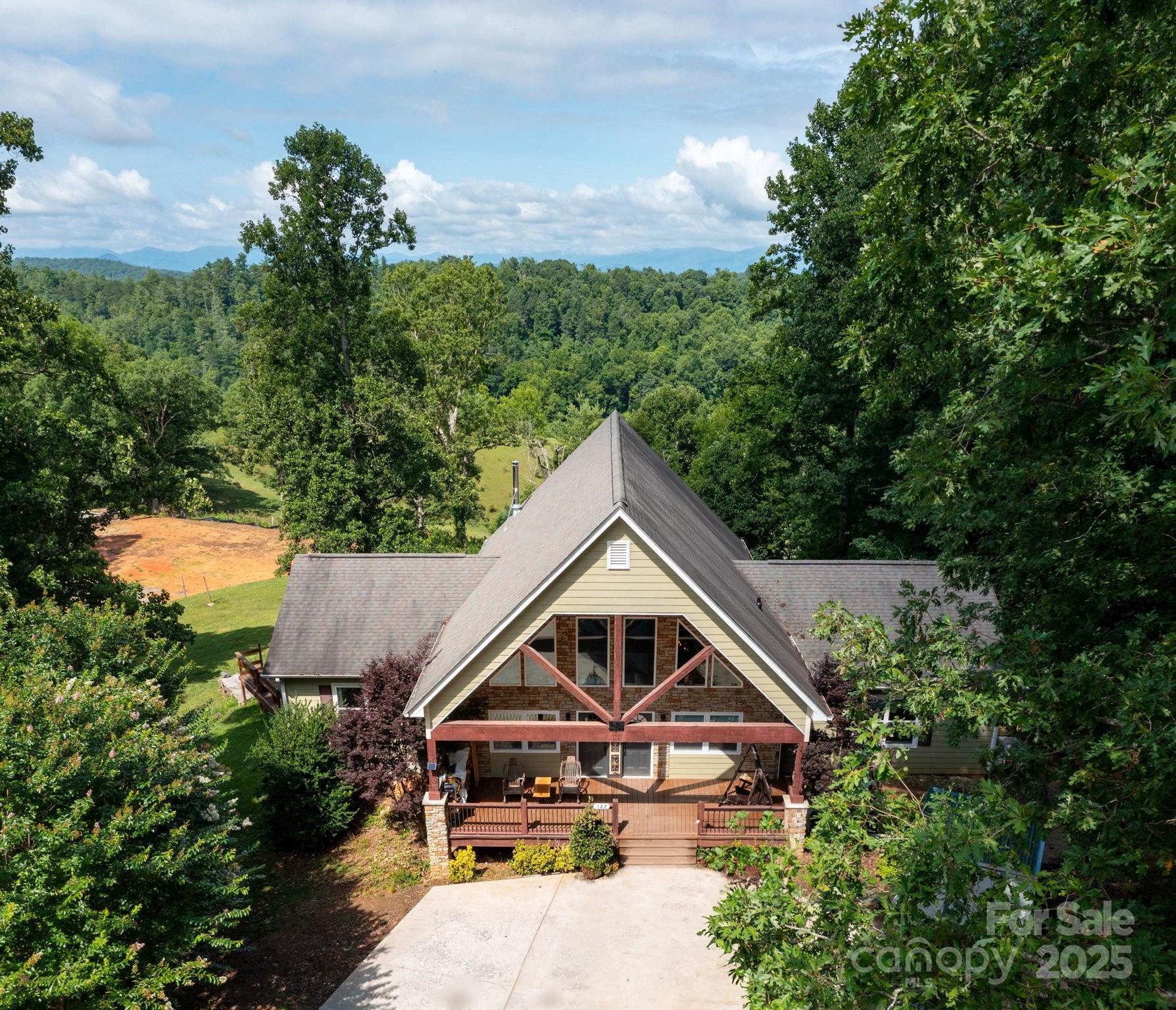 127 Deer Hill Lane