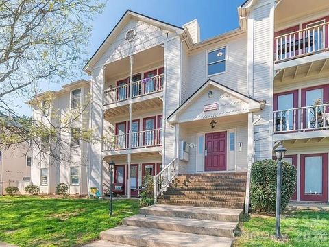 6112 Meadow Rose Lane Charlotte NC 28215