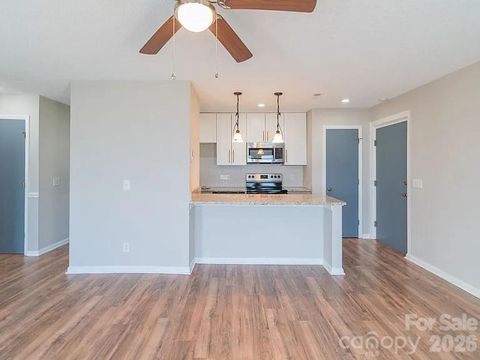 Photo of 6112 Meadow Rose Lane, Charlotte, NC 28215 (MLS # 4365840)