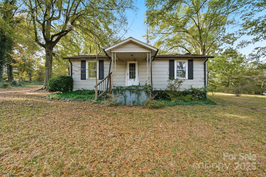 Check out this great lot within minutes of Downtown Taylorsville. This investment opportunity, sitting on top of half an acre, has endless potential! Now is your opportunity to restore this home exactly the way you'd like or start from scratch. The home has been vacant for many years and is ready for its new owners.