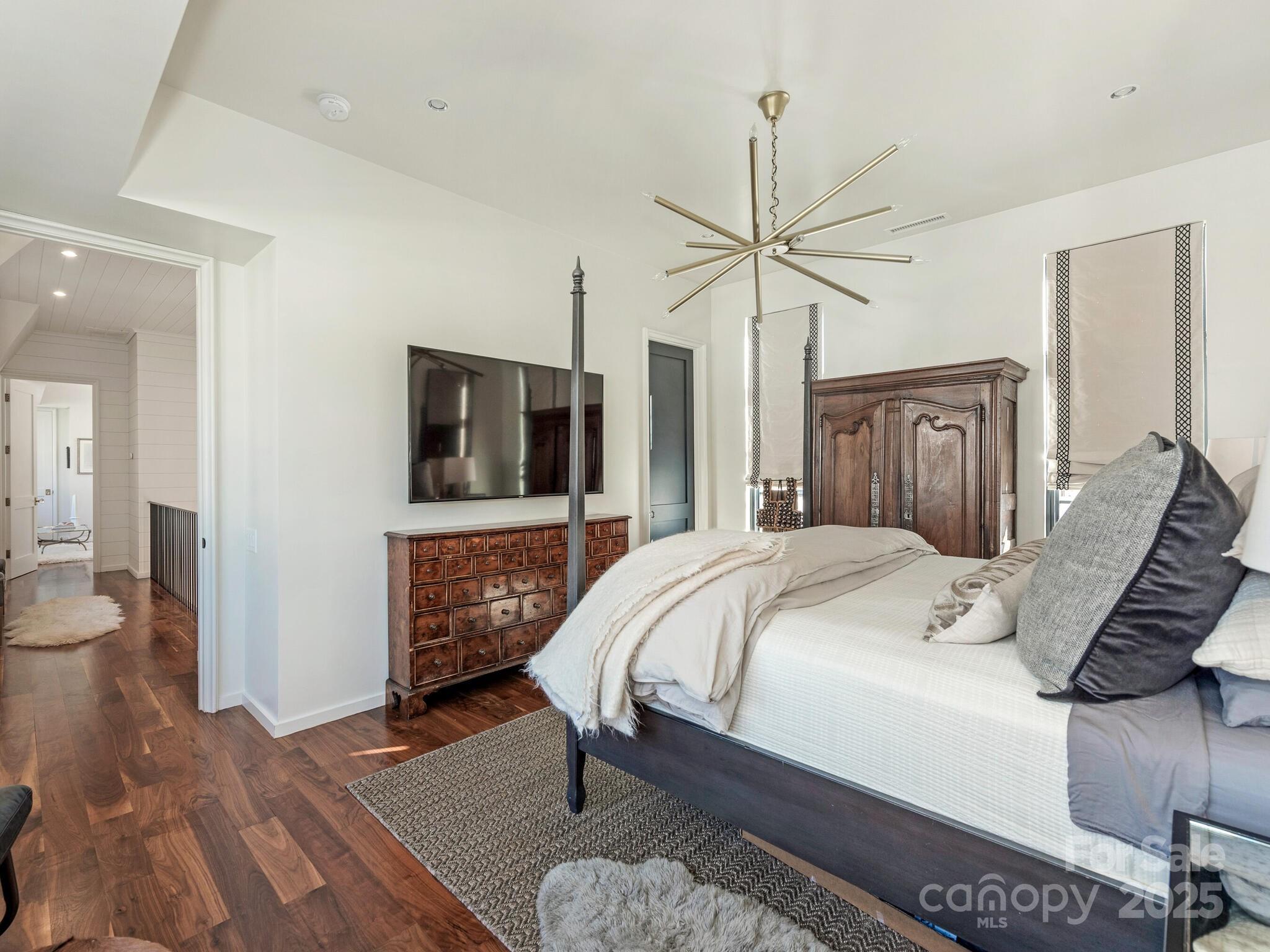 Kenwood Sharon Lane - Residential