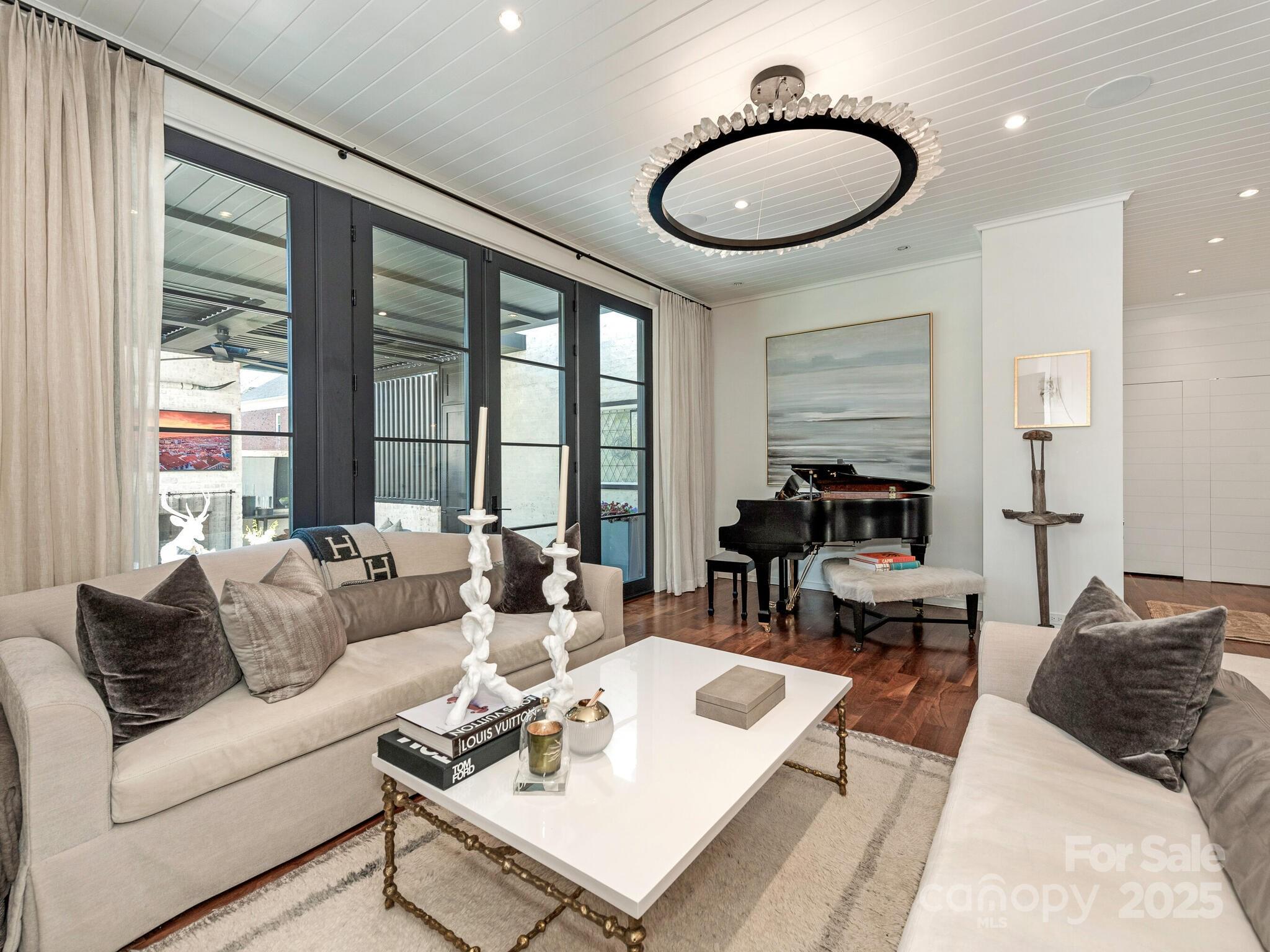 Kenwood Sharon Lane - Residential