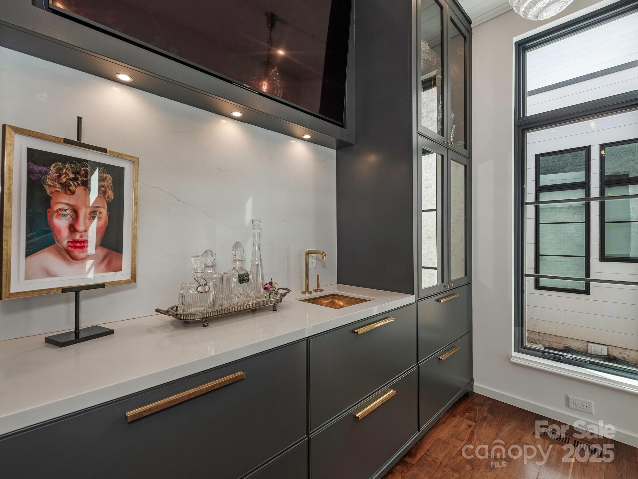 Kenwood Sharon Lane - Residential