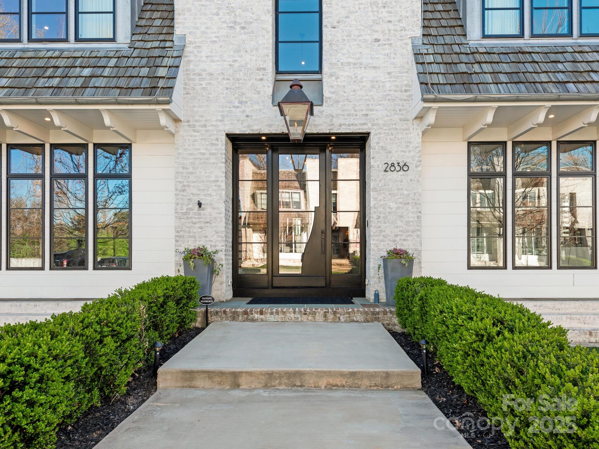 2836 Kenwood Sharon Lane