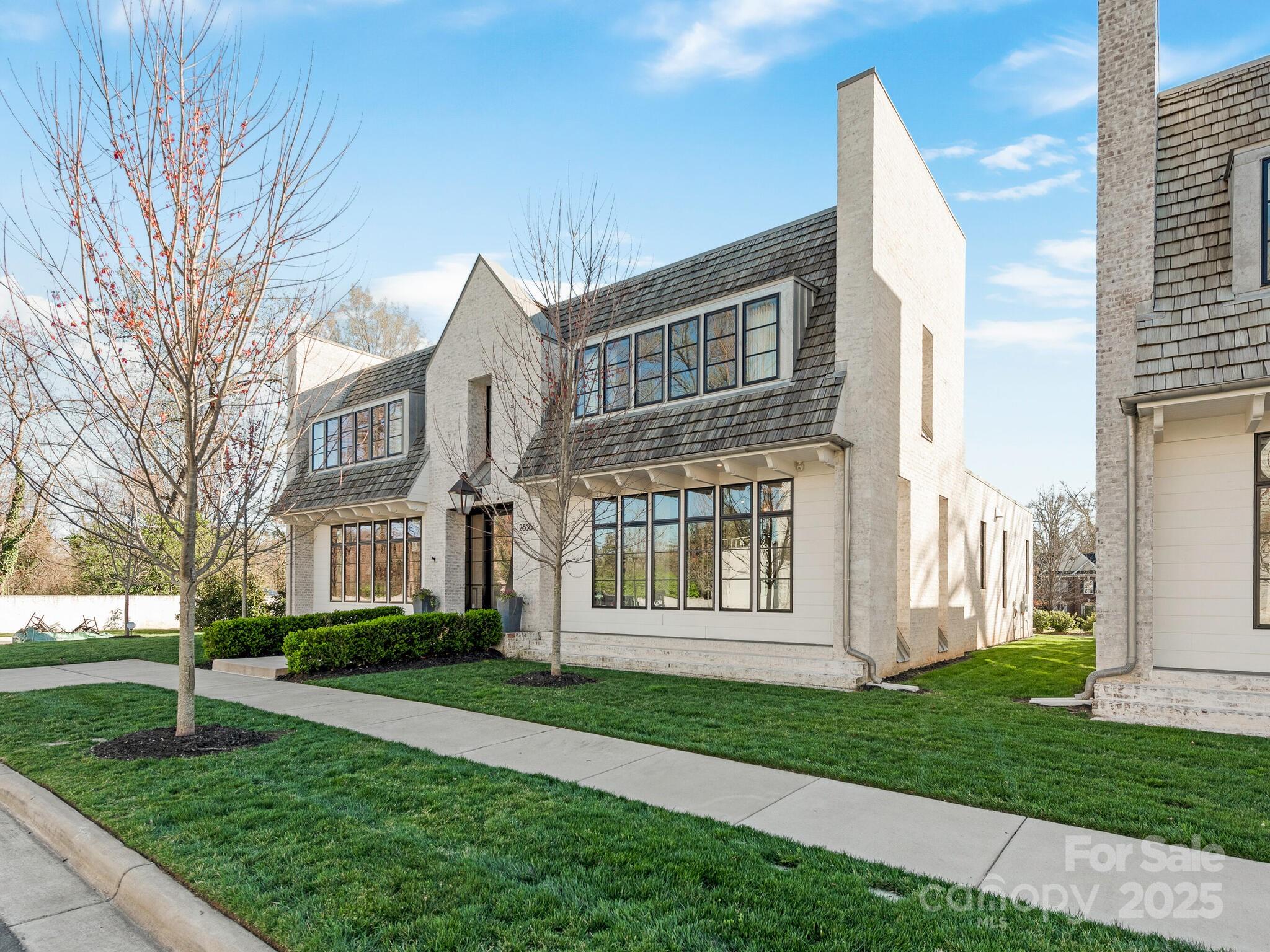 2836 Kenwood Sharon Lane
