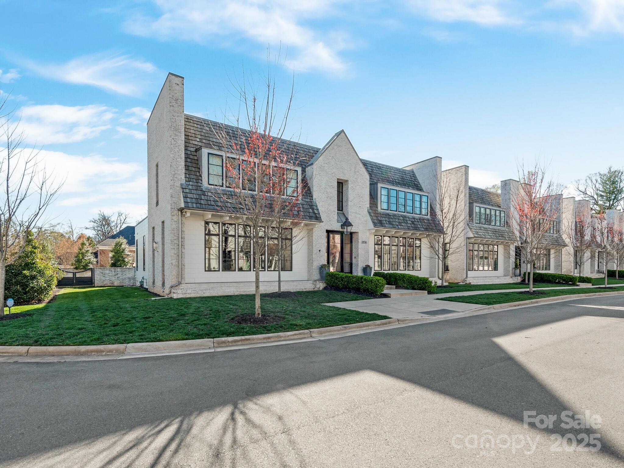 2836 Kenwood Sharon Lane