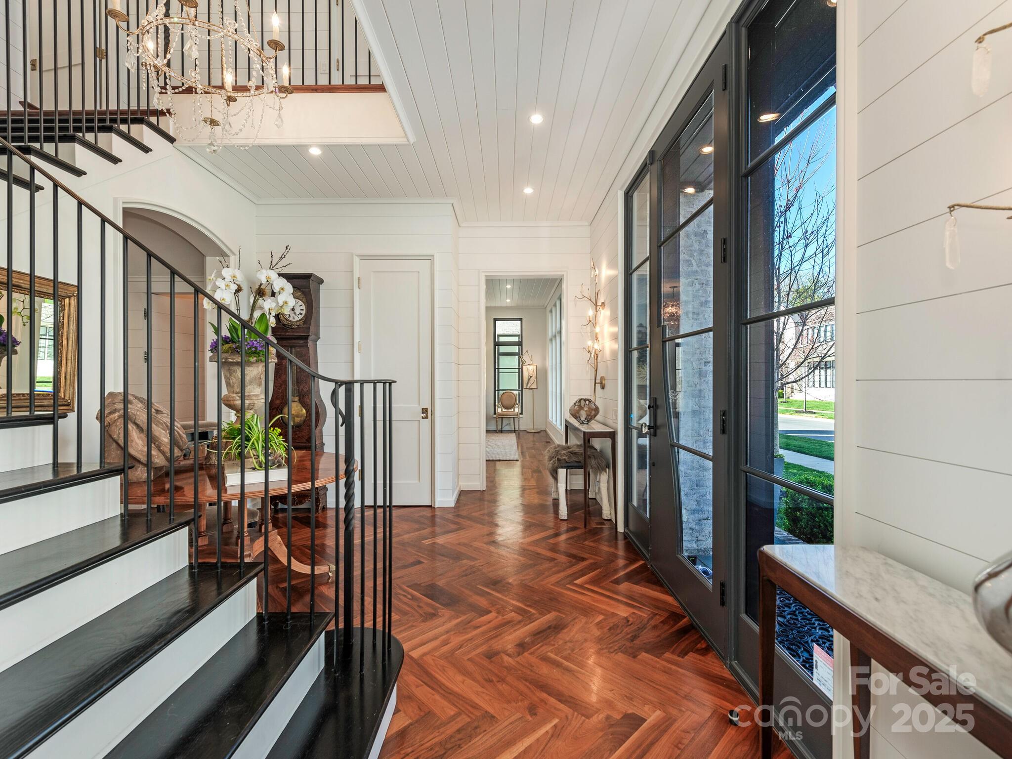 Kenwood Sharon Lane - Residential