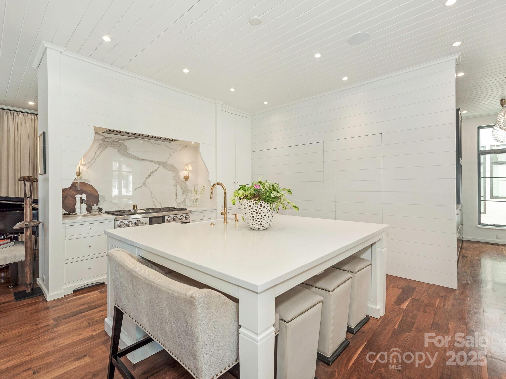 Kenwood Sharon Lane - Residential