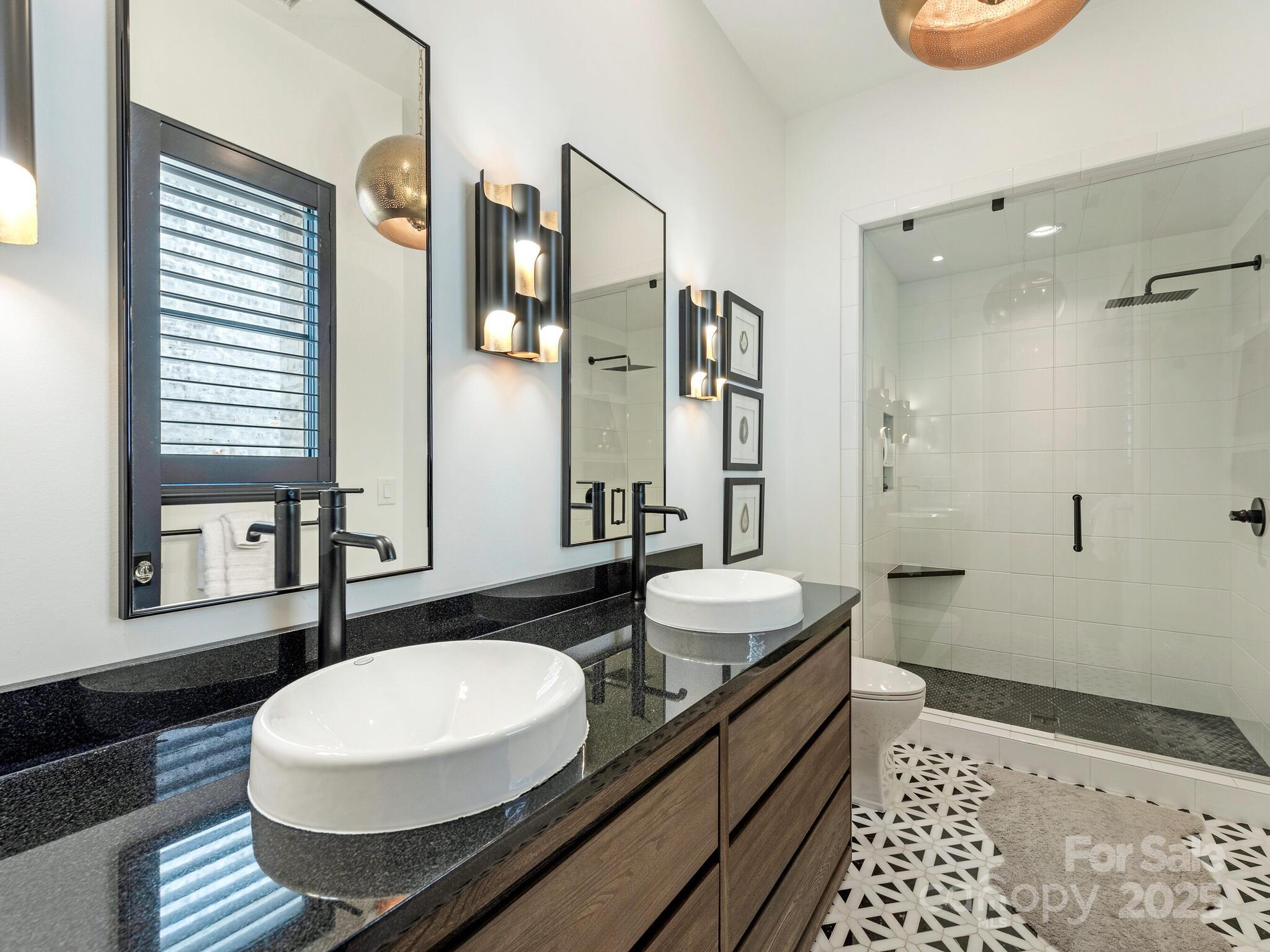 Kenwood Sharon Lane - Residential