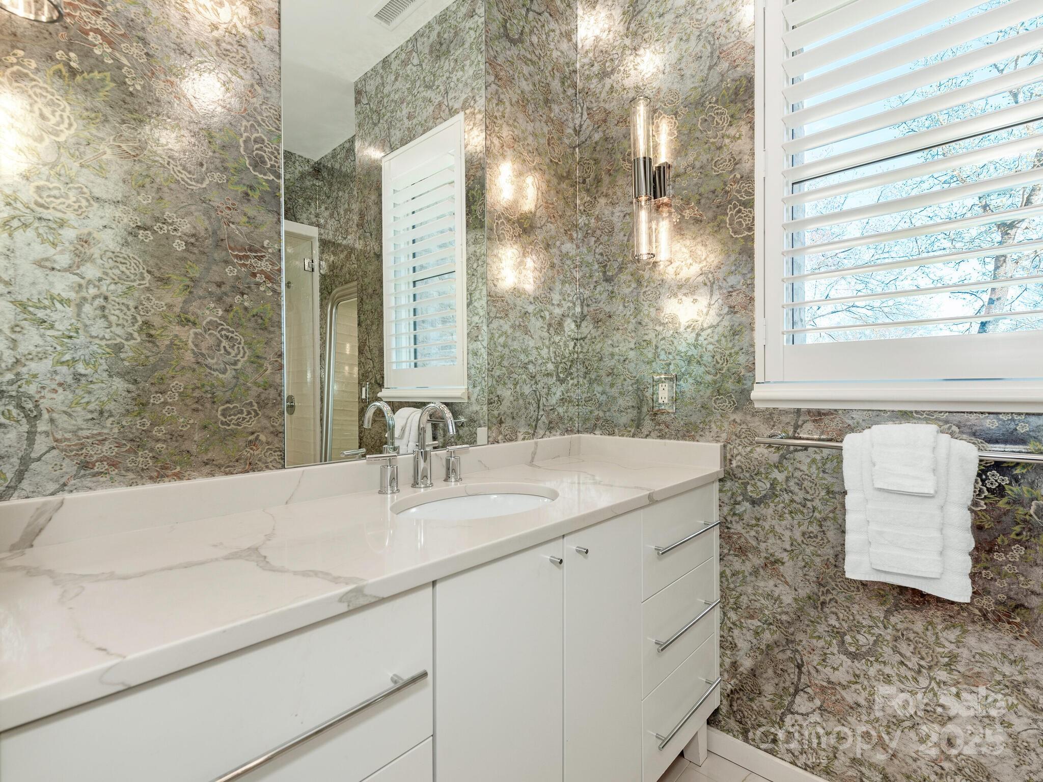 Kenwood Sharon Lane - Residential