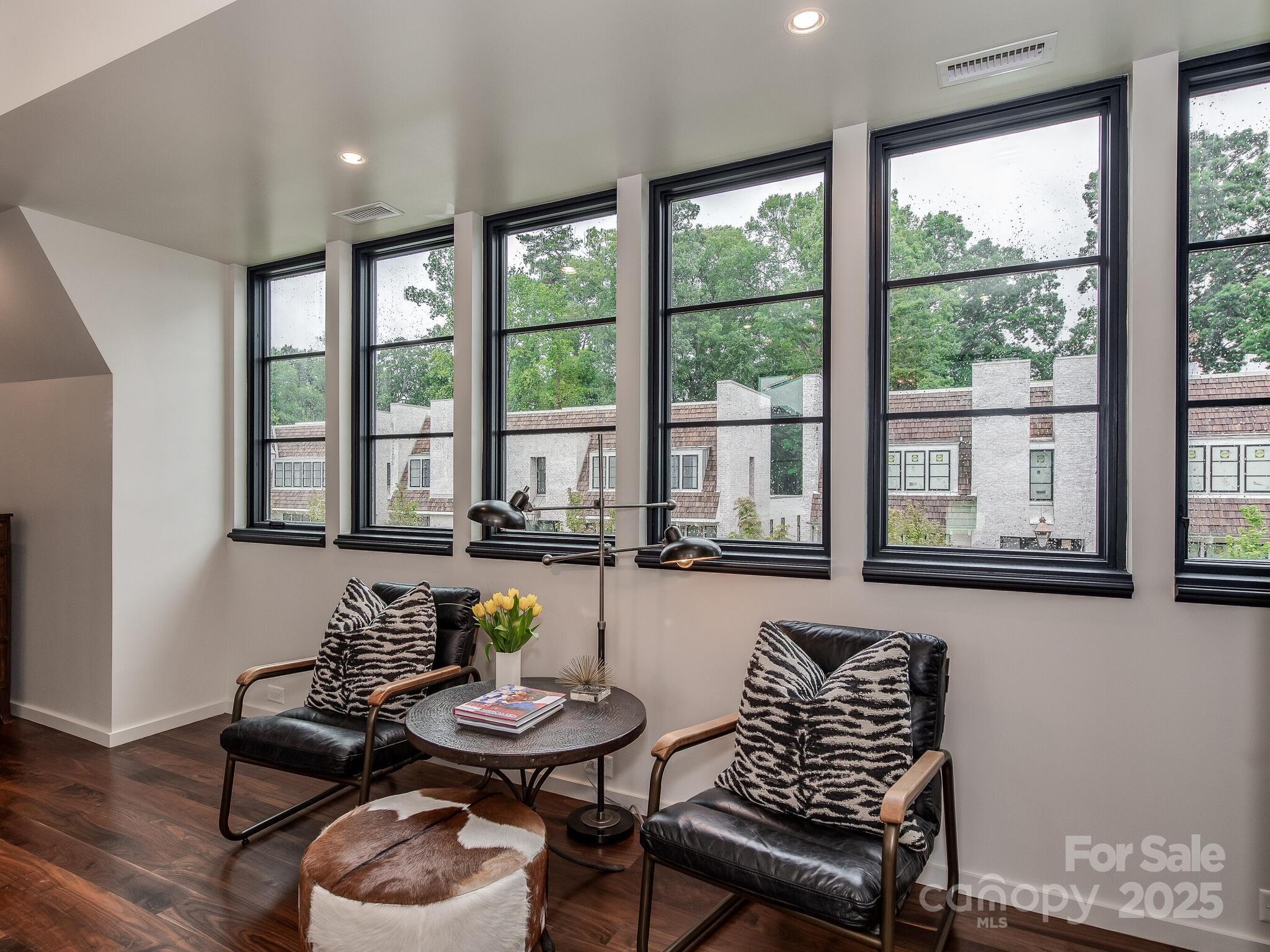 Kenwood Sharon Lane - Residential