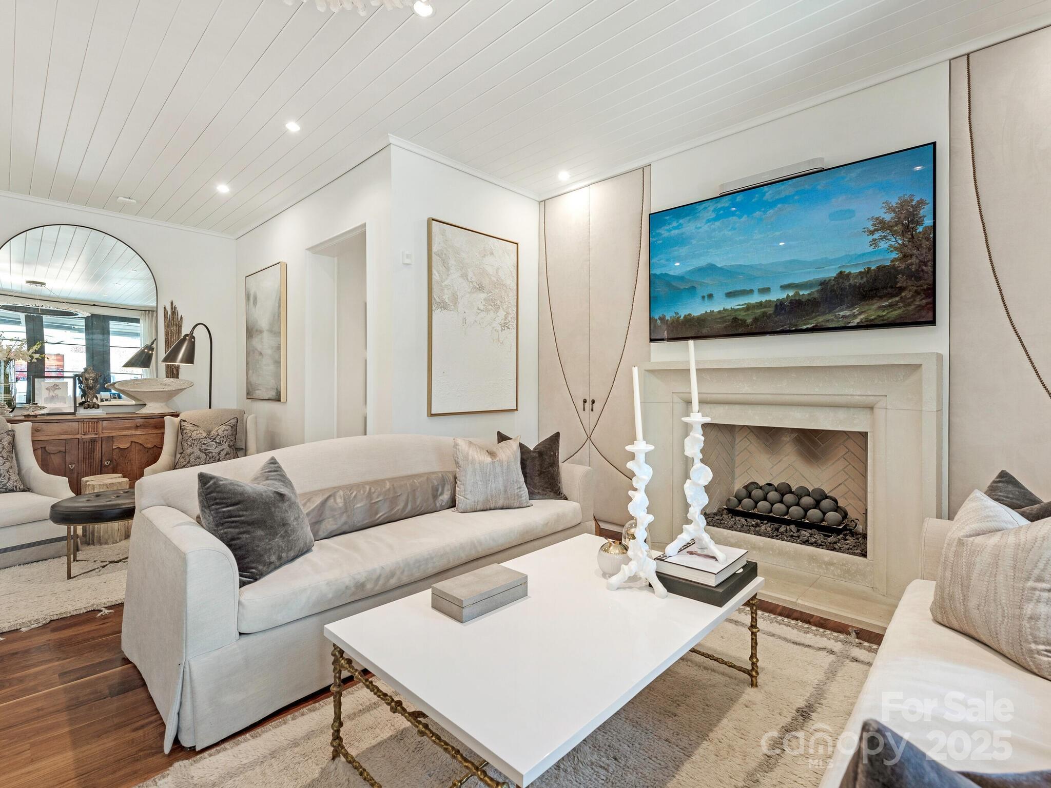 Kenwood Sharon Lane - Residential