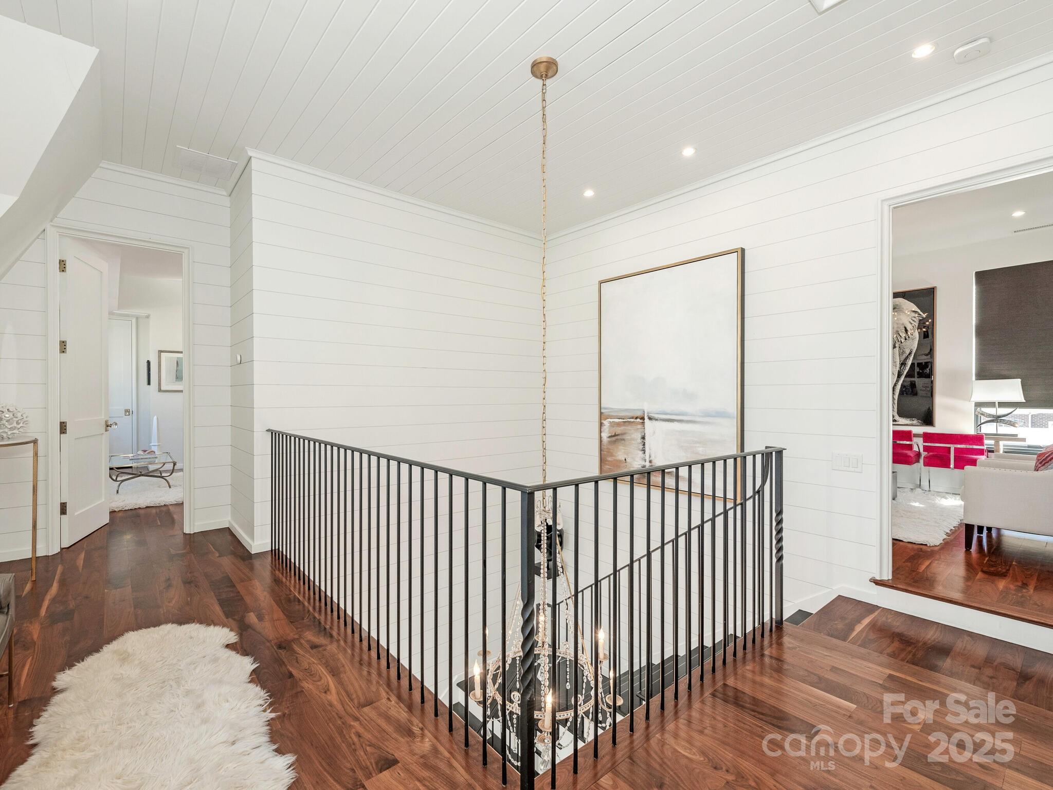 Kenwood Sharon Lane - Residential