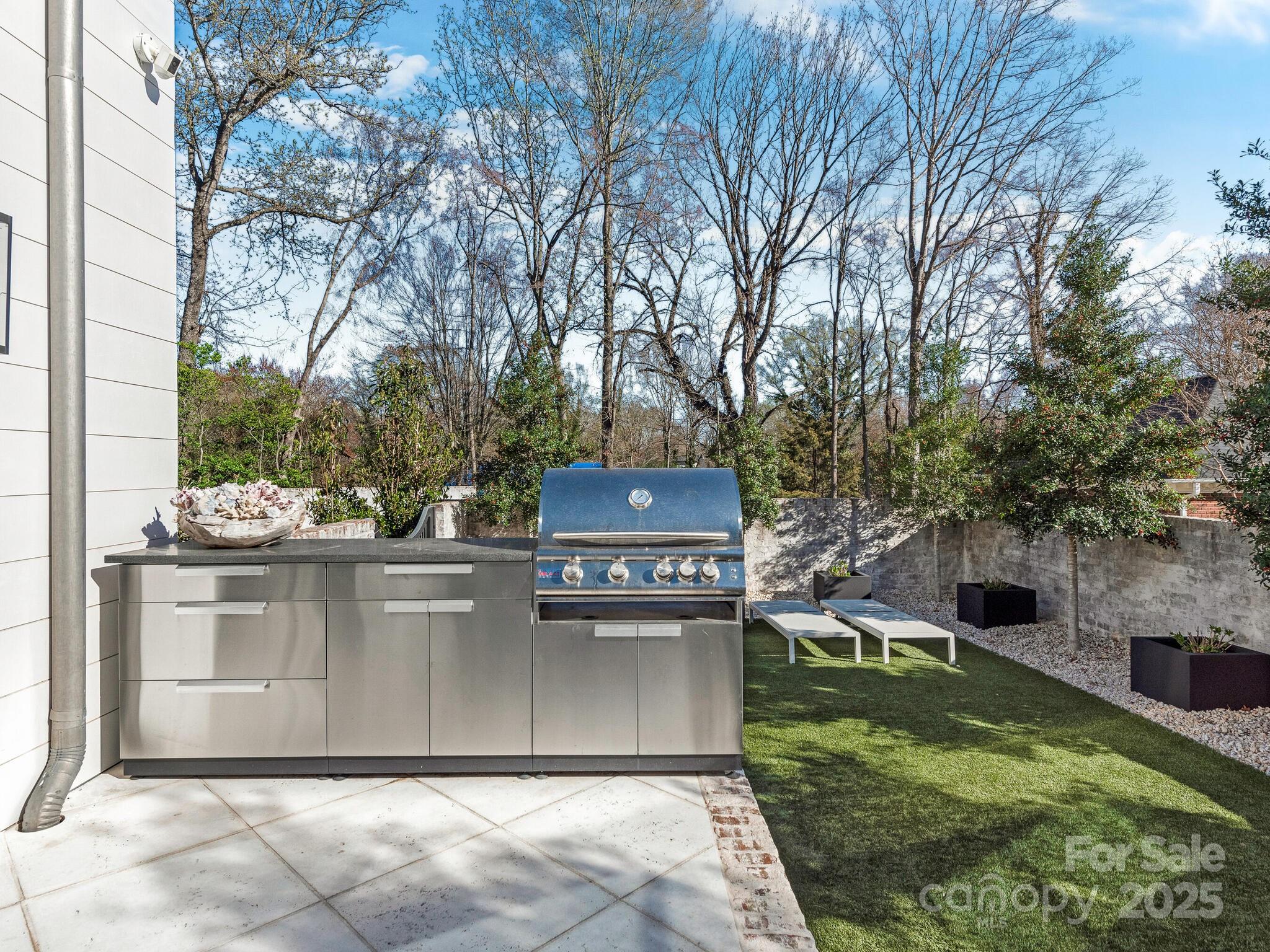 Kenwood Sharon Lane - Residential