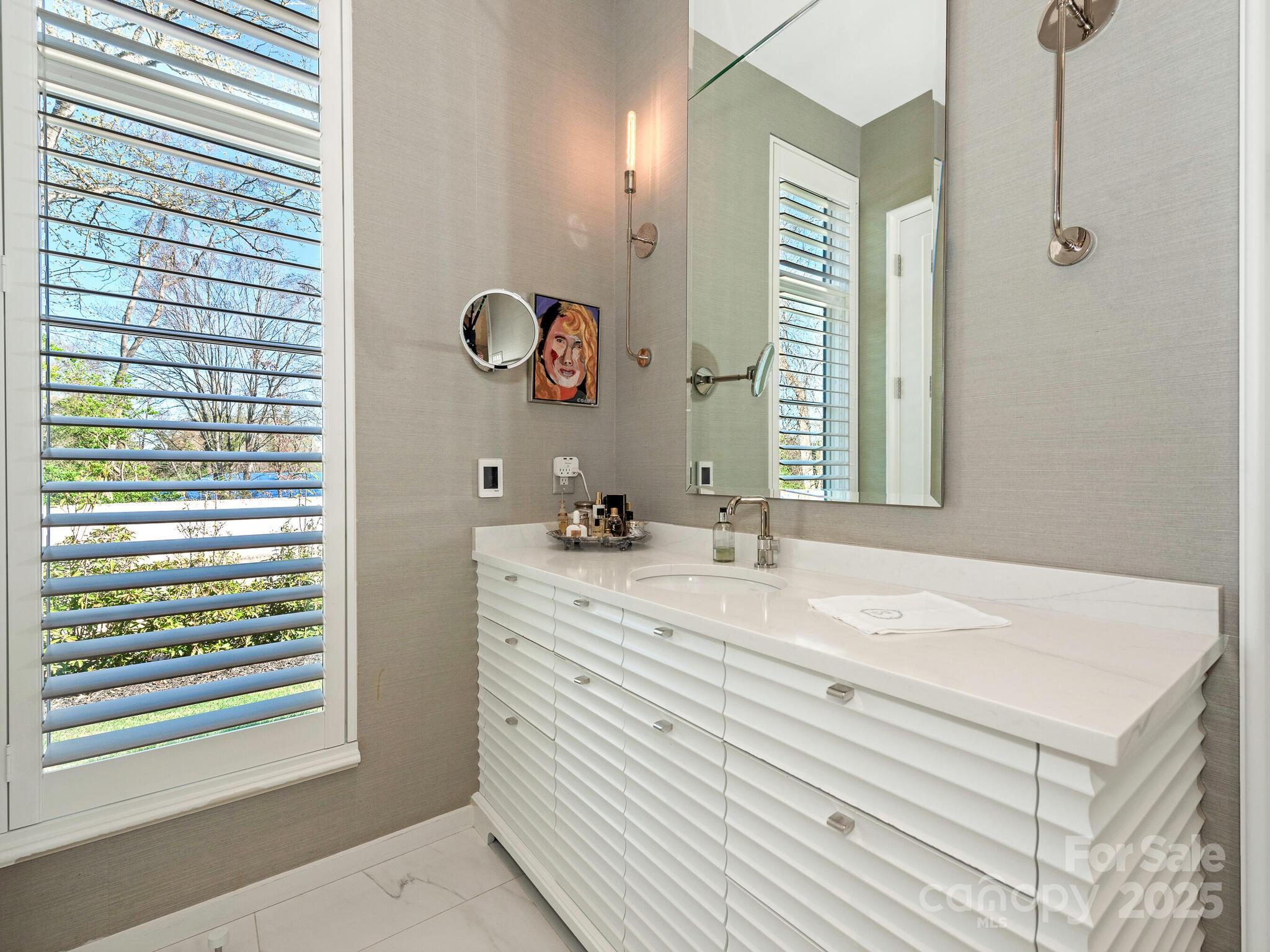 Kenwood Sharon Lane - Residential