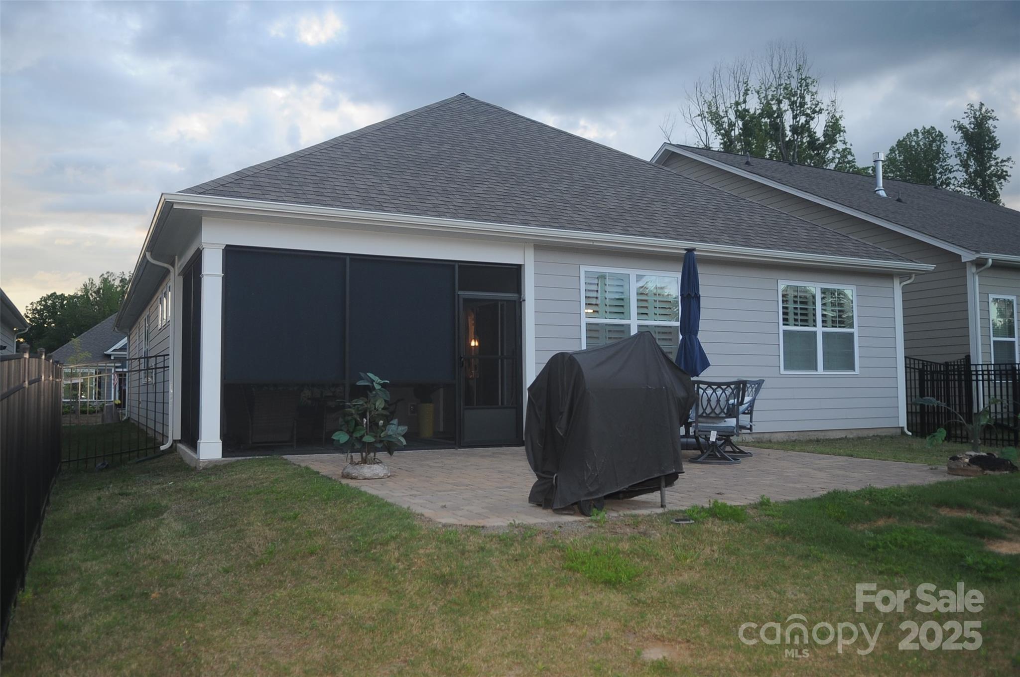 813 LATROBE Drive 365