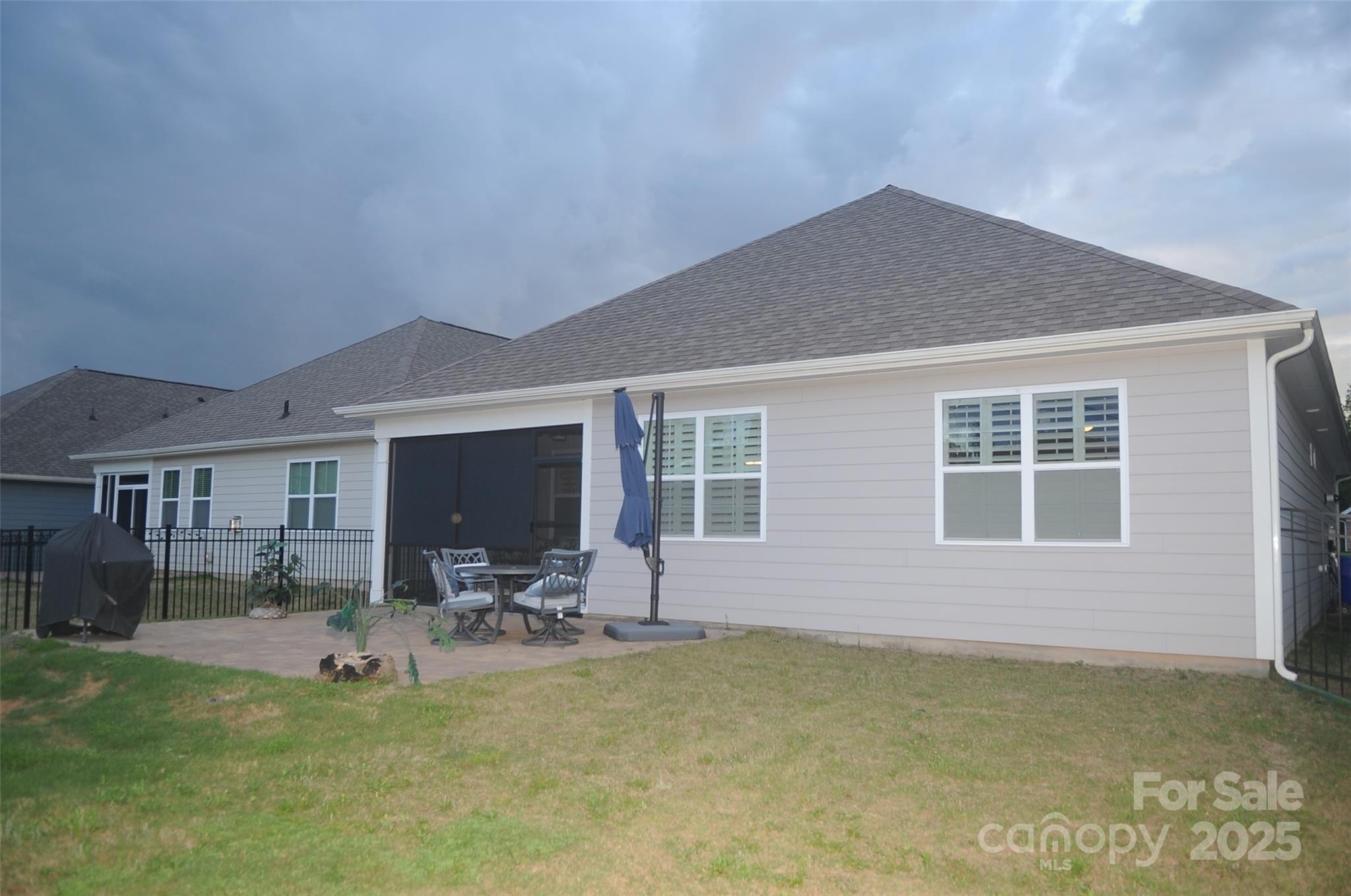 813 LATROBE Drive 365