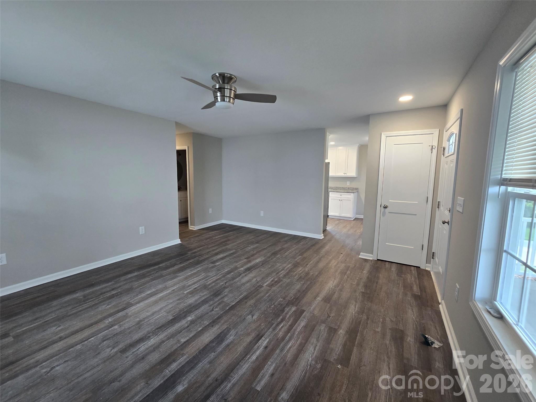 209 W Roswell Street