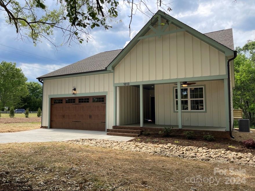Brand new construction home in a fantastic location off of Eastview Road. Home is on +/- 2.26 Acres.