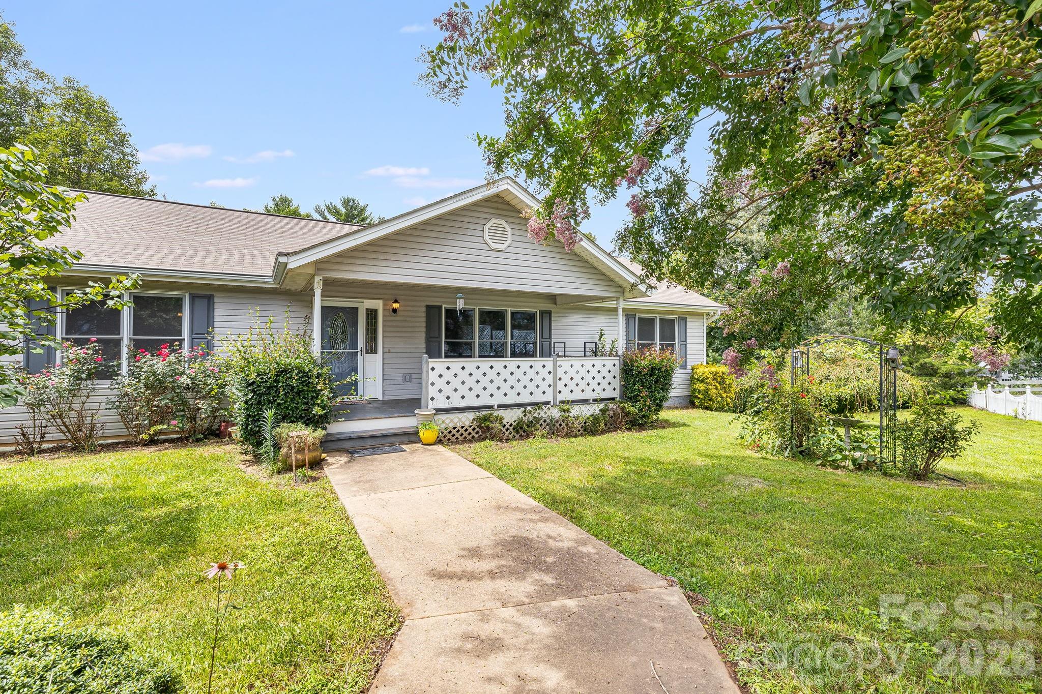 6 Arrowhead Lane
