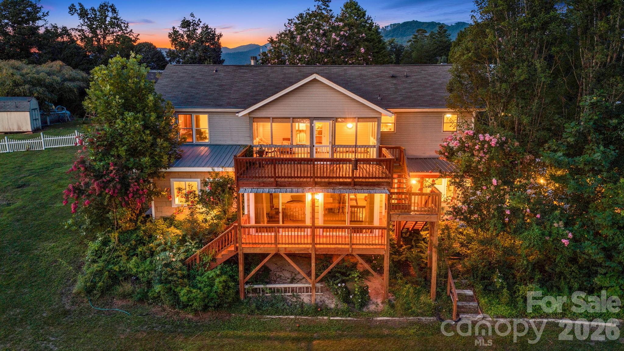 6 Arrowhead Lane
