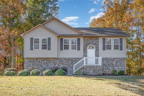 Photo of 1405 Willow Ridge Road, Lincolnton, NC 28092 (MLS # 4319530)
