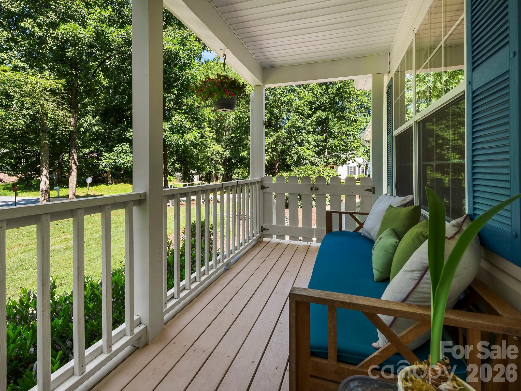 210 N Hillandale Drive Extension
