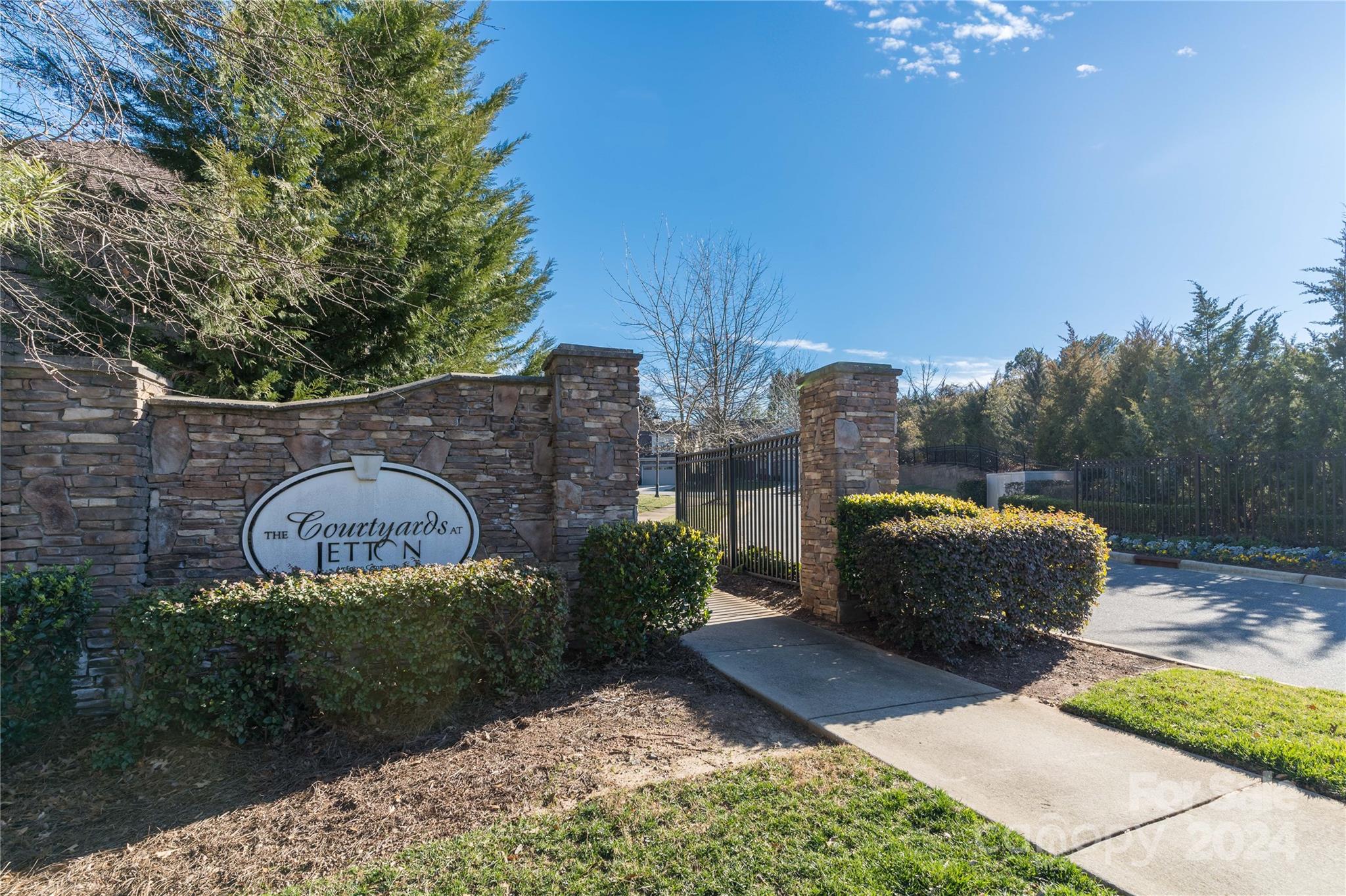 The Courtyards at Jetton - Residential