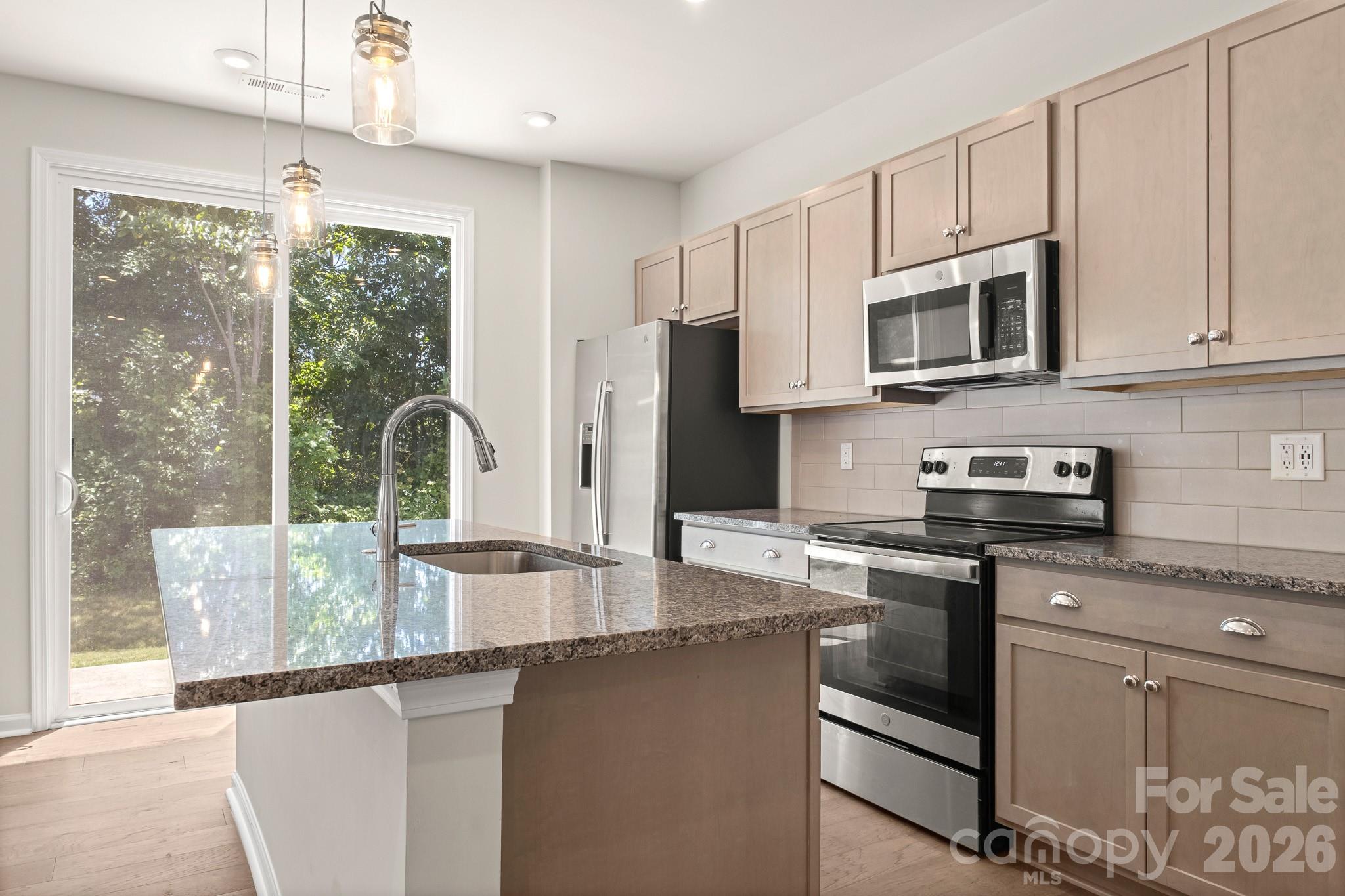 Fifteen 15 Cannon - Residential