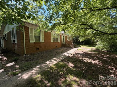 Photo of 7000 Ridge Lane Road, Charlotte, NC 28262 (MLS # 4378006)