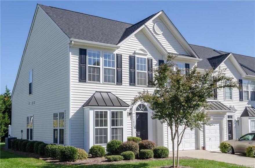 Extra natural Light !! Master on Main 3 bedroom, 2 1/2 bath.  End unit with Bay Window.  Great room with vaulted ceiling, gas fireplace, slate surround, upstairs loft overlooking great room, Cherry cabinets in kitchen , pantry, patio and one car garage.