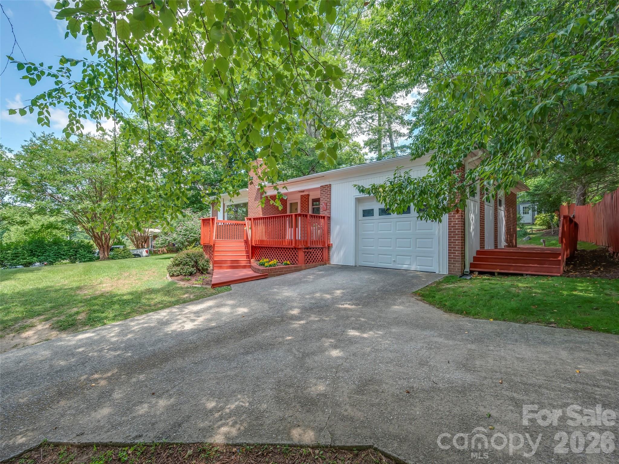 917 W Blue Ridge Road