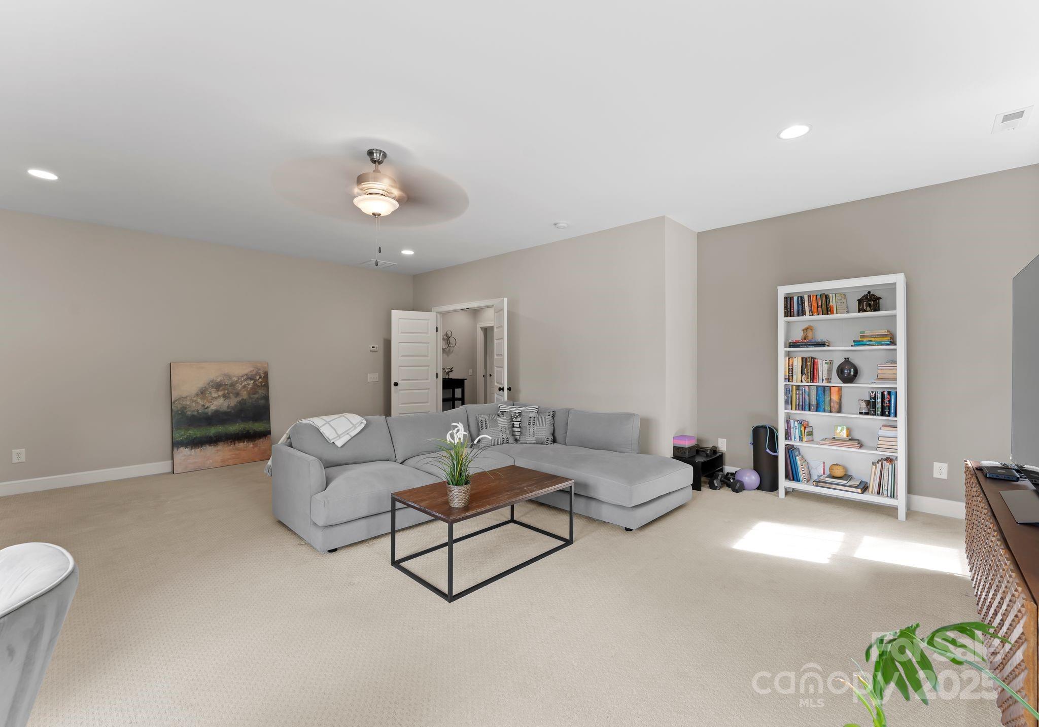 Pointe Regatta - Residential