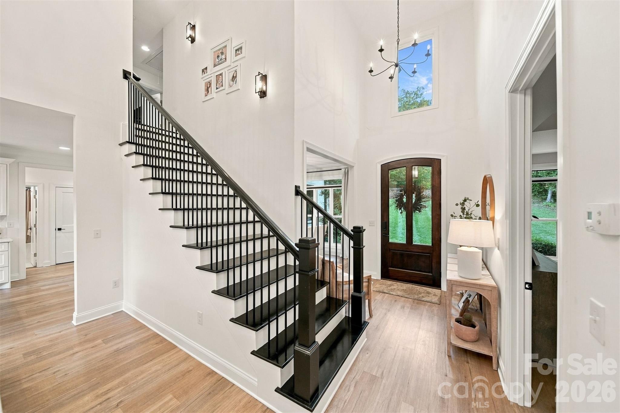 647 Victoria Lane