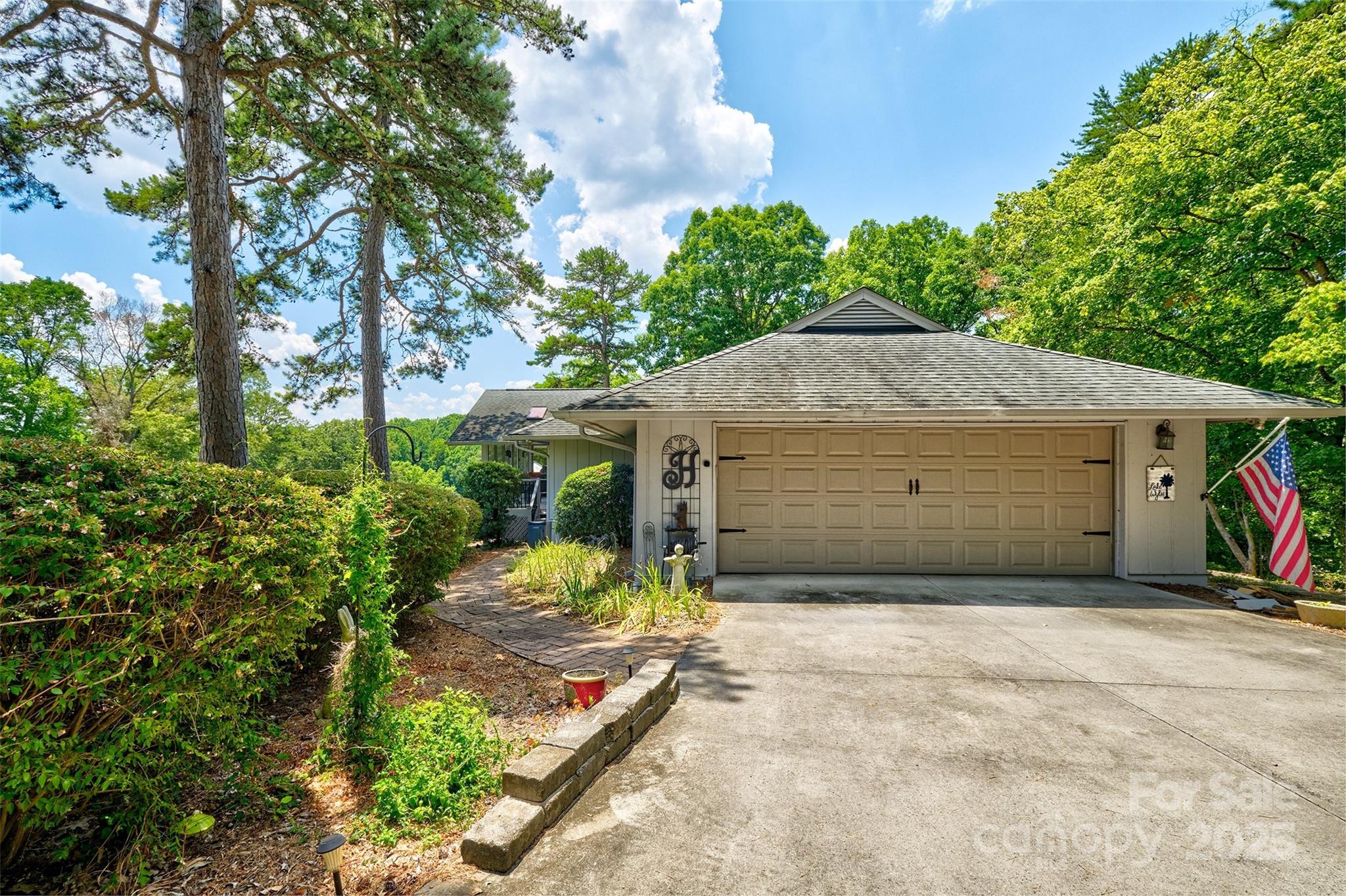 17 Heritage Drive