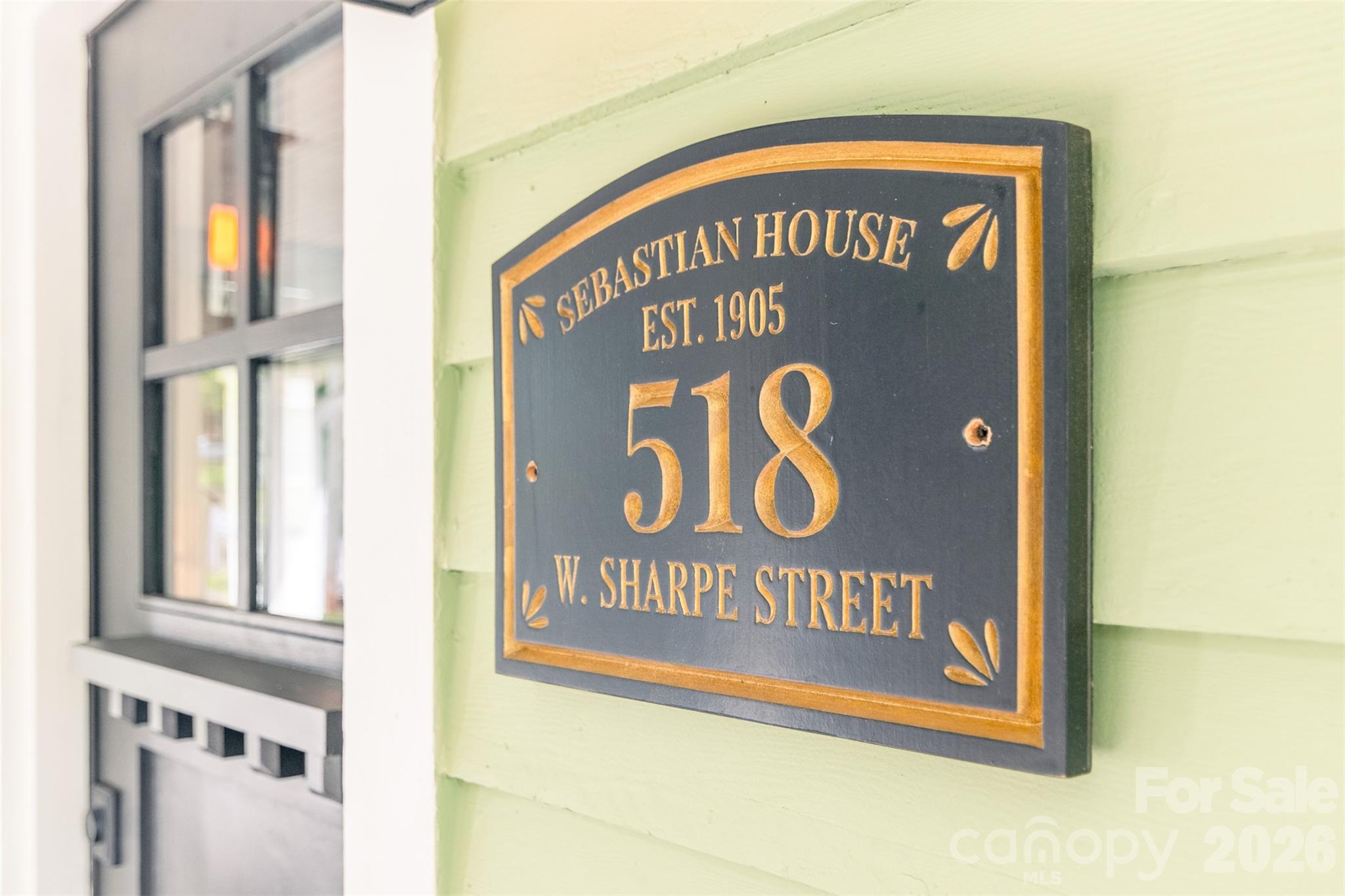 518 W Sharpe Street