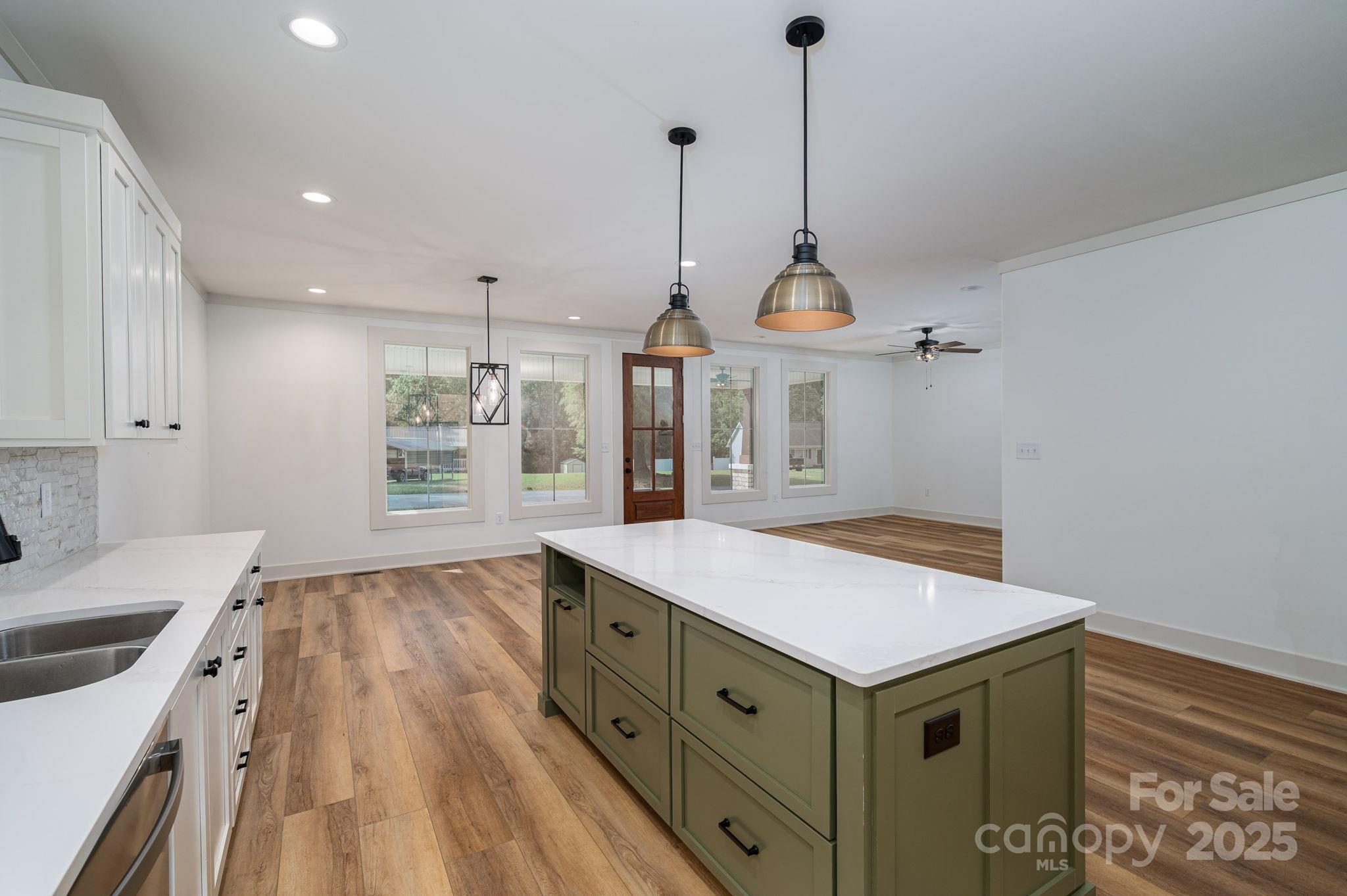 1012 W Carroll Street