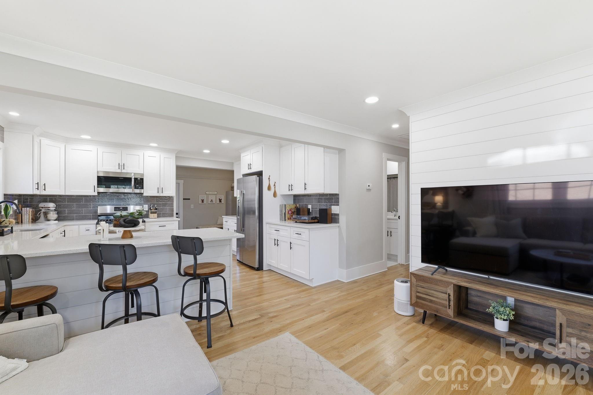 1026 Rollingwood Drive